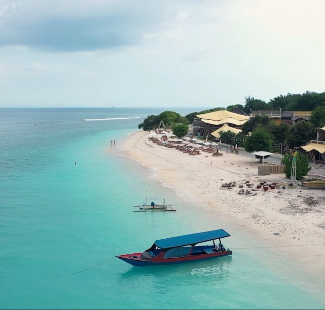 Cover w670 h640 tw1131 th1081 x1391 y10 cr dir prt