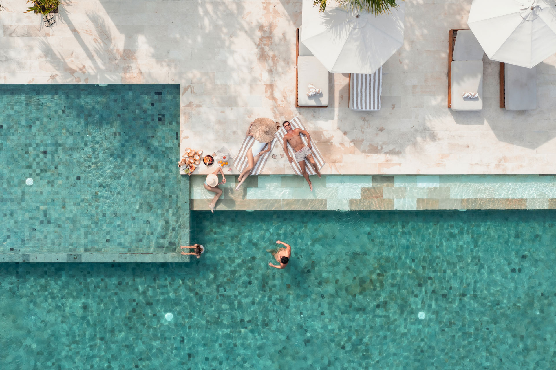 Whatsoncover